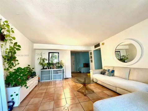 1658 Bay Road Miami Beach FL 33139