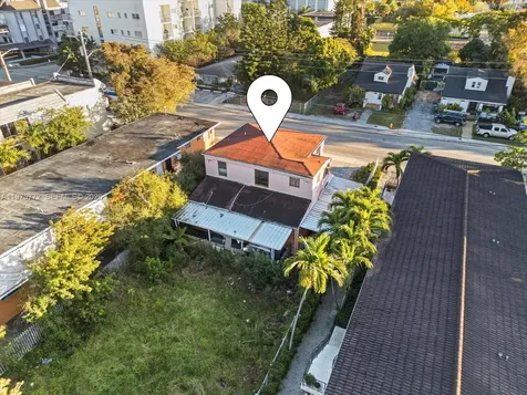 937 SW 7th Street Miami FL 33130