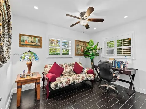 4231 NE 16th Avenue Oakland Park FL 33334