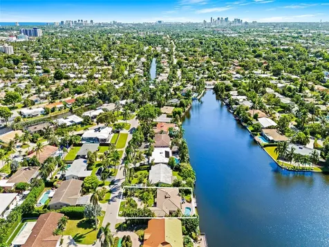 4231 NE 16th Avenue Oakland Park FL 33334