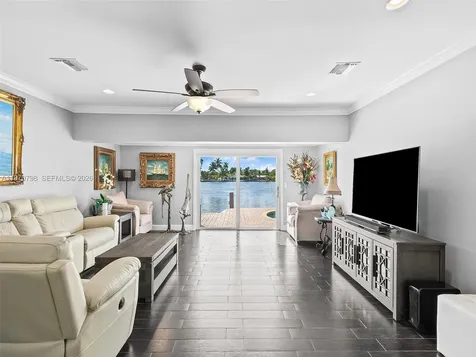 4231 NE 16th Avenue Oakland Park FL 33334