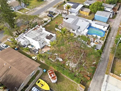 224 SW 14th Street Dania Beach FL 33004
