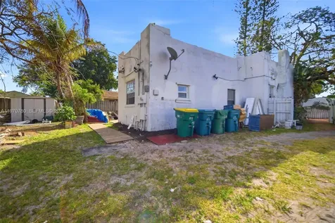 224 SW 14th Street Dania Beach FL 33004