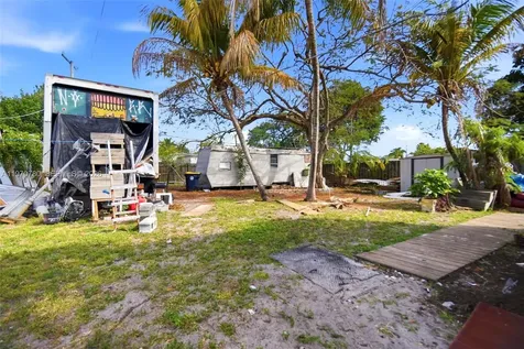 224 SW 14th Street Dania Beach FL 33004