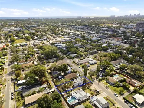 224 SW 14th Street Dania Beach FL 33004