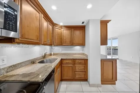 7928 West Drive North Bay Village FL 33141