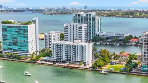 7928 West Drive North Bay Village FL 33141