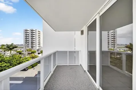 7928 West Drive North Bay Village FL 33141