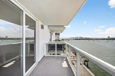 7928 West Drive North Bay Village FL 33141