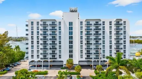 7928 West Drive North Bay Village FL 33141
