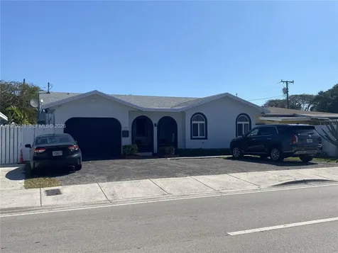 3251 SW 67th Avenue Miami FL 33155