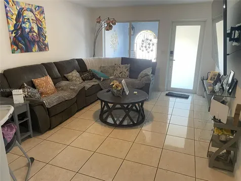 3251 SW 67th Avenue Miami FL 33155