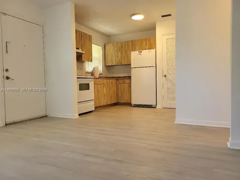 5156 NE 6th Avenue Oakland Park FL 33334