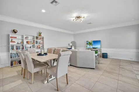 5911 Kelsey Lane Tamarac FL 33321