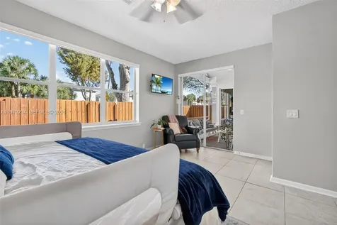 5911 Kelsey Lane Tamarac FL 33321