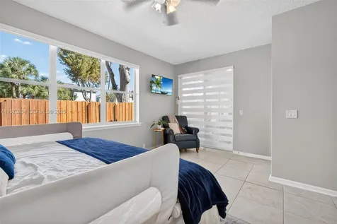 5911 Kelsey Lane Tamarac FL 33321