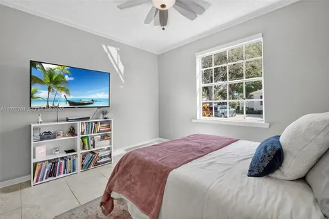 5911 Kelsey Lane Tamarac FL 33321