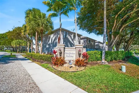 5911 Kelsey Lane Tamarac FL 33321