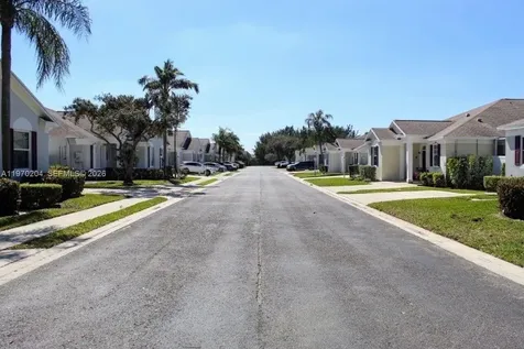 5911 Kelsey Lane Tamarac FL 33321