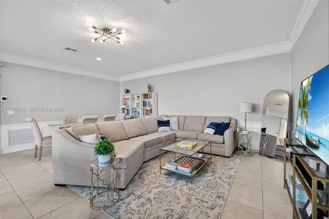 5911 Kelsey Lane Tamarac FL 33321