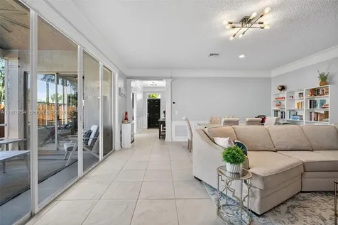 5911 Kelsey Lane Tamarac FL 33321