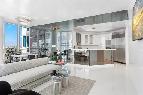 100 S Pointe Drive Miami Beach FL 33139