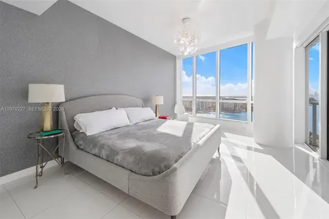 100 S Pointe Drive Miami Beach FL 33139