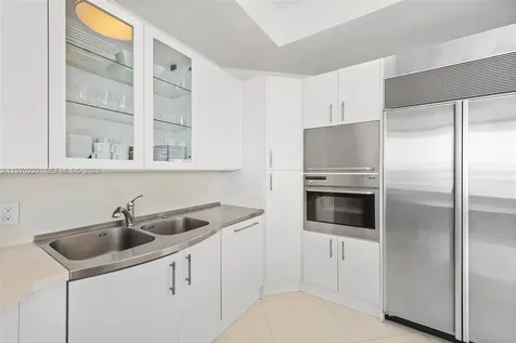 100 S Pointe Drive Miami Beach FL 33139