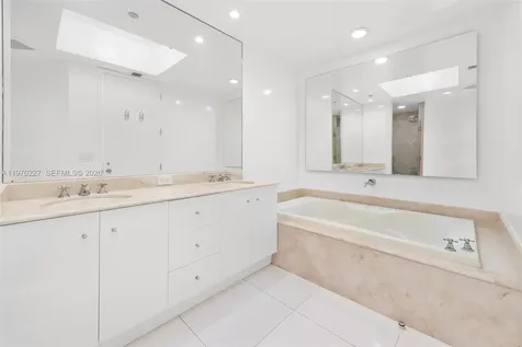 100 S Pointe Drive Miami Beach FL 33139