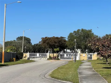 5214 NW 190th Street Miami Gardens FL 33055