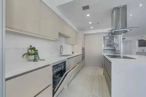 3000 Island Boulevard Aventura FL 33160