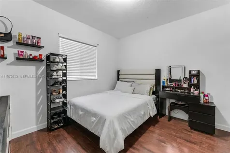 846 SW 148 Th Place Miami FL 33194