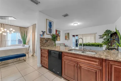 846 SW 148 Th Place Miami FL 33194