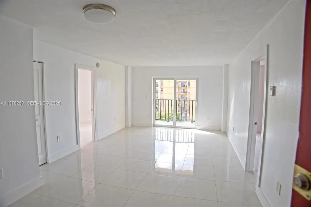 4717 NW 7th Street Miami FL 33126