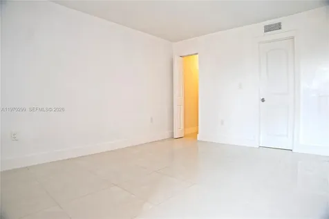 4717 NW 7th Street Miami FL 33126