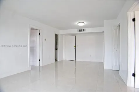 4717 NW 7th Street Miami FL 33126