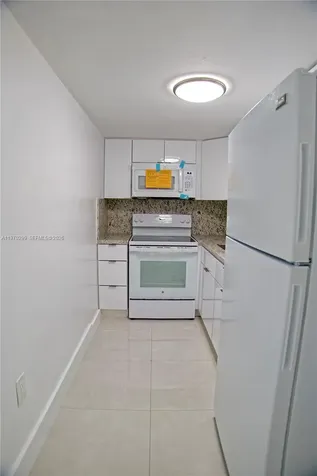 4717 NW 7th Street Miami FL 33126