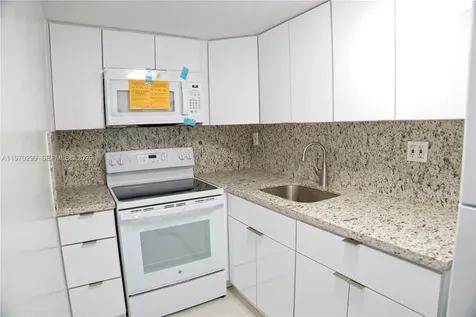 4717 NW 7th Street Miami FL 33126