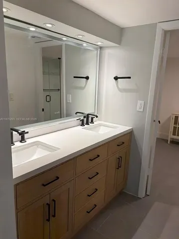 210 Sea View Drive Key Biscayne FL 33149