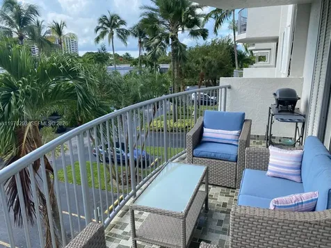 210 Sea View Drive Key Biscayne FL 33149