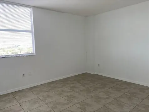 1 Glen Royal Parkway Miami FL 33125