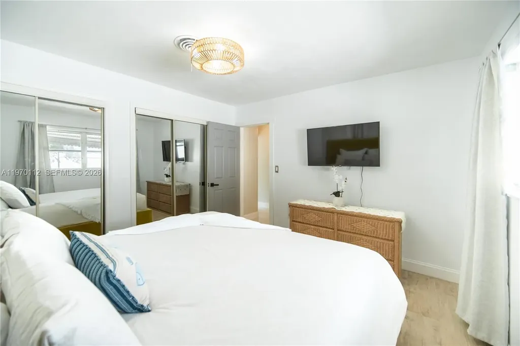 2121 NE 62nd Street Fort Lauderdale FL 33308