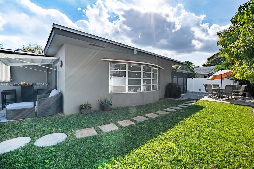 2121 NE 62nd Street Fort Lauderdale FL 33308