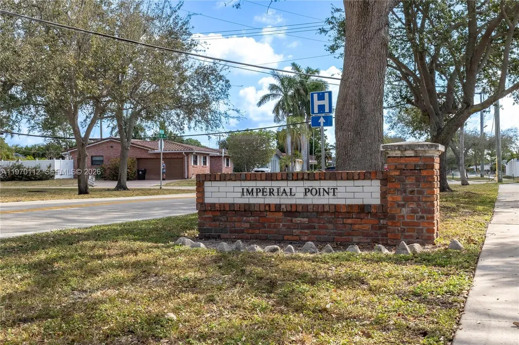 2121 NE 62nd Street Fort Lauderdale FL 33308