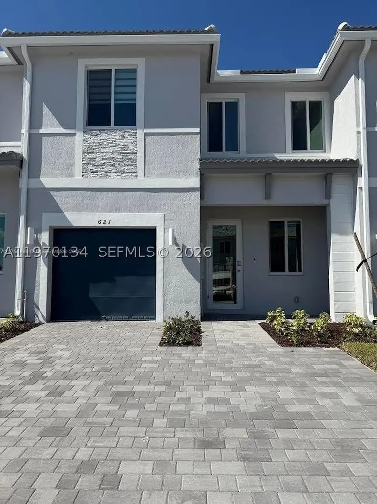 621 SE 13th St Circle Homestead FL 33034
