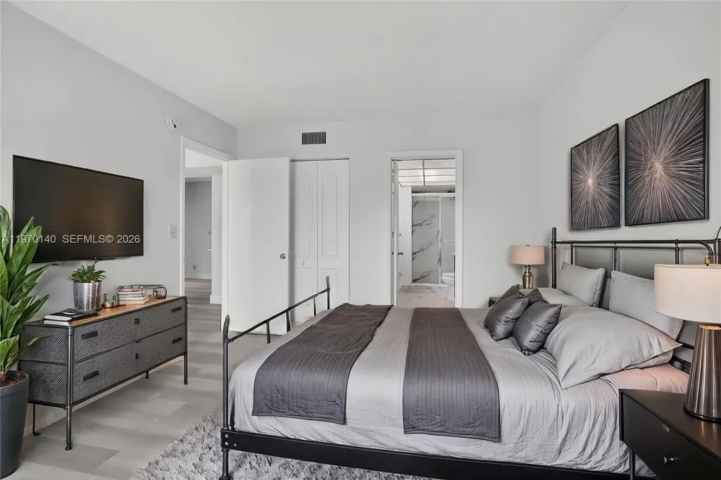 450 NW 20th Street Boca Raton FL 33431