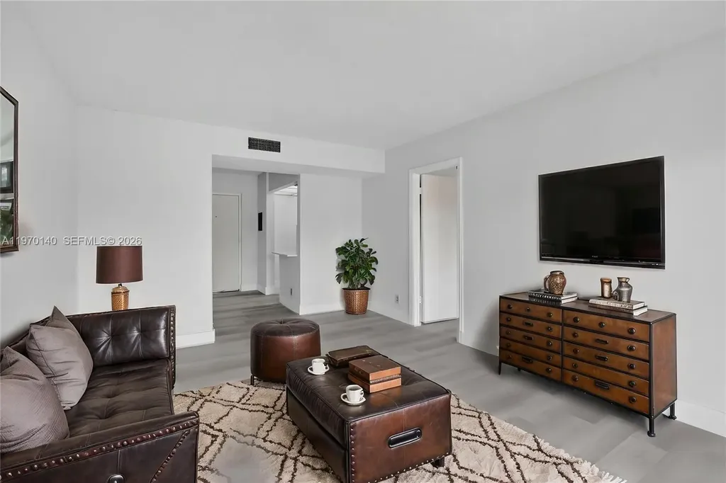 450 NW 20th Street Boca Raton FL 33431