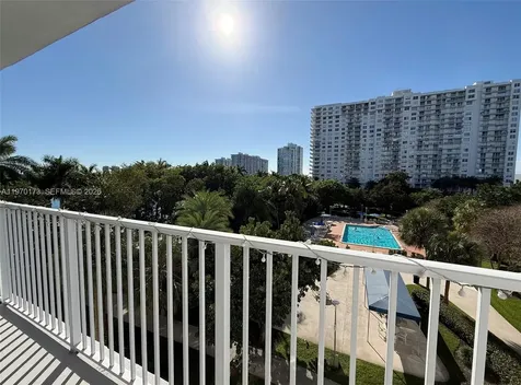 2851 NE 183rd Street Aventura FL 33160