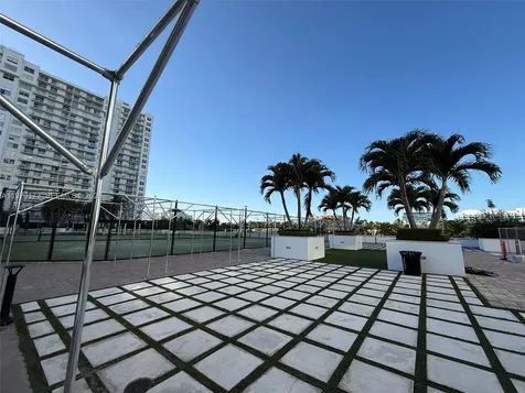 2851 NE 183rd Street Aventura FL 33160