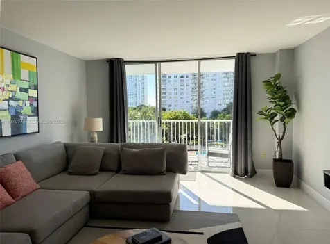 2851 NE 183rd Street Aventura FL 33160
